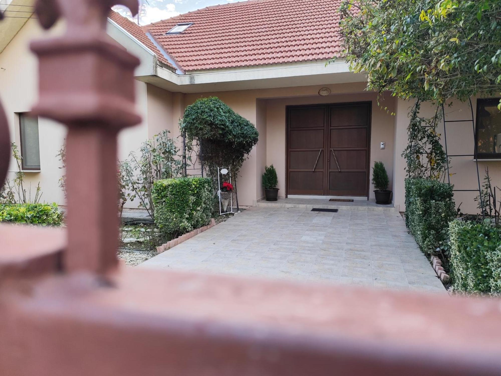 Roses Villa Trimiklini
